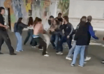 VIDEO | Violencia Escolar, Alumno Expulsado Desata Pelea en Escuela Argentina