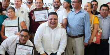 «Gobierno de Playa del Carmen otorga Reconocimientos a integrantes de la Caravana Humanitaria»