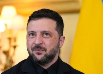 Zelenski minimiza la corrupción en Ucrania afirmando que es algo normal