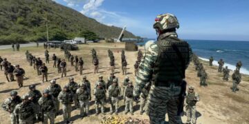 Venezuela realiza un masivo ejercicio militar frente a sus costas ante amenazas de EE.UU.