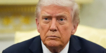 🚨 “Cielos oficialmente cerrados”: Donald J. Trump declara el espacio aéreo de Venezuela como “cerrado en su totalidad” ✈️