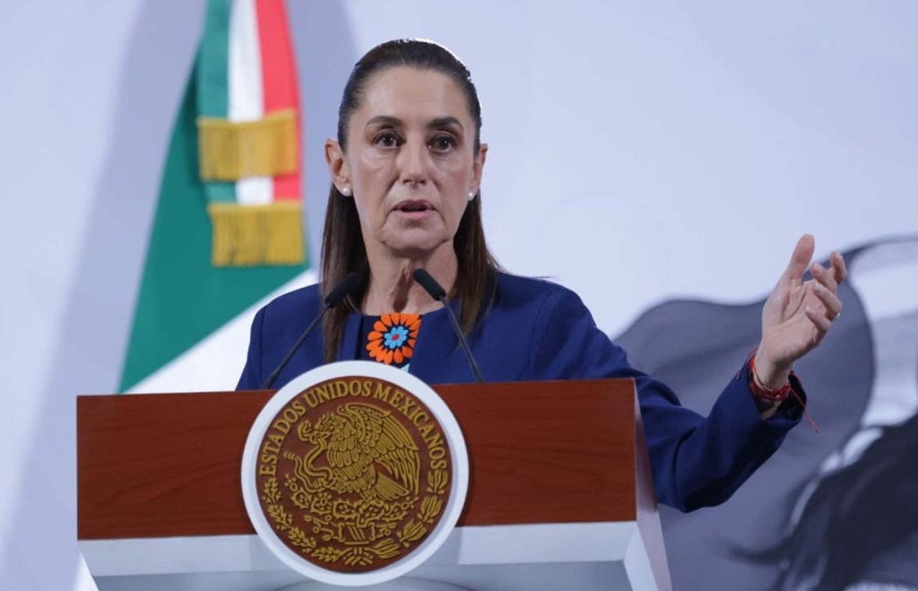 La presidenta Claudia Sheinbaum durante su conferencia matutina desde Palacio Nacional (Foto de El Universal)