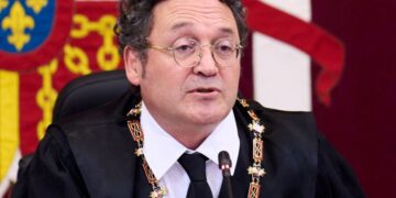 Histórico juicio al fiscal general de España por revelación de secretos sacude a la justicia y la política nacional