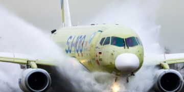 Avión ruso SJ-100 demuestra su fiabilidad tras superar la ‘prueba en piscina’