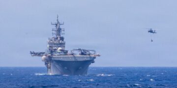 Visita del jefe del Comando Sur a Surinam genera tensiones en medio de agresiones de EE.UU. en el Caribe