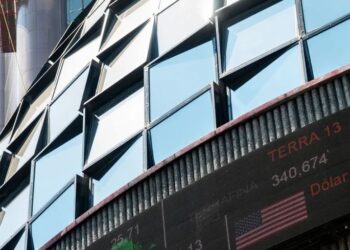 Sube ligeramente la Bolsa Mexicana de Valores ante expectativa de recortes de tasas en EU