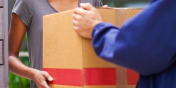 Mujer recibe paquete con partes de cuerpos humanos en lugar de medicamentos en Kentucky