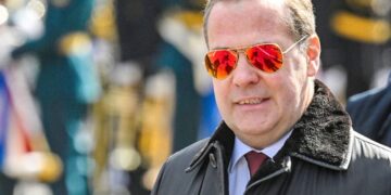 Medvédev advierte que las palabras de Trump sobre pruebas nucleares obligan a Rusia a responder