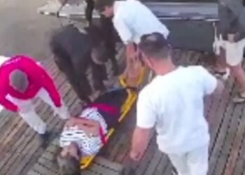 Tirador en Buenos Aires desata pánico al atacar embarcaciones en un arroyo