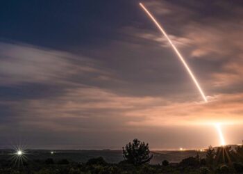 EE.UU. prueba misil balístico Minuteman III en medio de tensiones globales