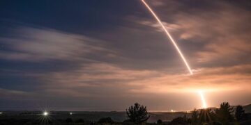 EE.UU. prueba misil balístico Minuteman III en medio de tensiones globales
