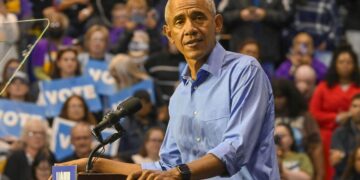 Obama se vuelve viral por un divertido halago durante un evento público