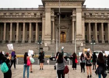 Perú juzgará a adolescentes como adultos en medio de crisis de inseguridad