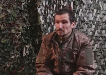 “Es más fácil rendirse”: soldado ucraniano sobre el cerco ruso en una ciudad estratégica