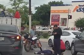 ¡Precaución! Accidente Vehicular Genera Tráfico Intenso en la Avenida Tulum