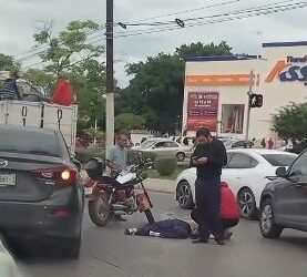 ¡Precaución! Accidente Vehicular Genera Tráfico Intenso en la Avenida Tulum