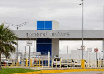 Denuncian afiliación sindical no consentida en planta de General Motors en SLP