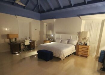 VIDEO «Publican fotos y videos inéditos de la isla de Epstein»