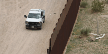 Invierten 8 mil millones de dólares en el nuevo muro fronterizo inteligente en Texas y Arizona