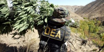 🚨 Ex-agente de la DEA, acusado de colaborar con el Cártel Jalisco Nueva Generación (CJNG)