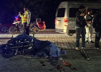 Accidente de motociclista en Cancún cobra la vida de un joven en la carretera Puerto Juárez