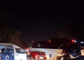 Accidente en la carretera Gas Auto deja lesionados tras choque con autobús