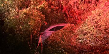 Accidente vial en Punta Venado provoca herido y fuga de taxista en la Riviera Maya