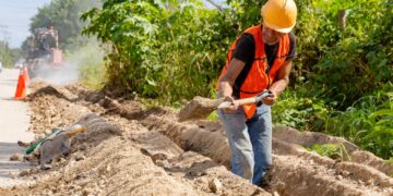 Agua potable en la colonia Cristal avanza con supervisión directa del alcalde Diego Castañón