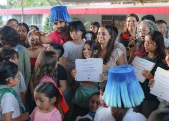 Ana Paty Peralta impulsa el talento infantil cancunense a través del arte