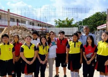 Autoridades supervisan obra del domo escolar tras 9 años de espera