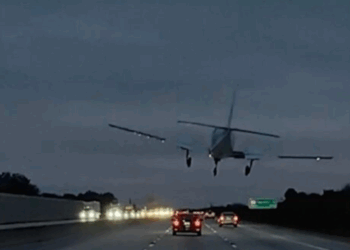 Avioneta Cae Sobre Autopista I-95 en Florida