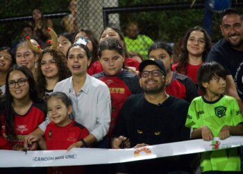 Cancún impulsa el deporte con la entrega de una nueva cancha en la SM 21