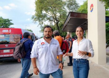 Cancún impulsa la movilidad urbana con la renovación de paraderos en la Av. Tulum