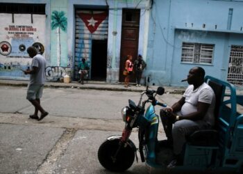«Combustible a Cuba: México envía 80 mil barriles para aliviar crisis eléctrica»