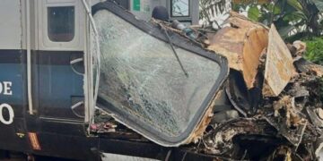 «Tren Interoceánico sufre choque con tráiler en cruce ferroviario de Chiapas»