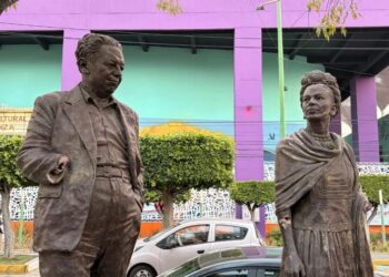 «Daños en esculturas de Diego Rivera y Frida Kahlo generan alerta en Venustiano Carranza»