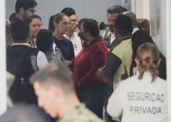 «Sheinbaum visita a personas hospitalizadas y anuncia apoyo inicial de 30 mil pesos»