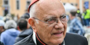 «Gobierno de Maduro confisca pasaporte del cardenal Porras»