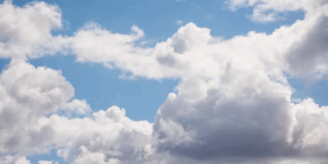 Clima en Cancún: inicia diciembre con cielo medio nublado y lluvias aisladas