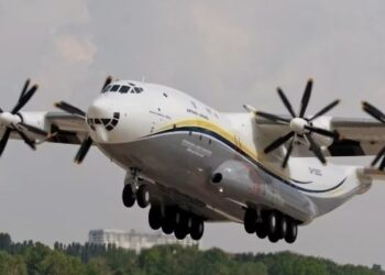 «Accidente aéreo en Rusia deja siete muertos tras caída de un avión militar An-22»
