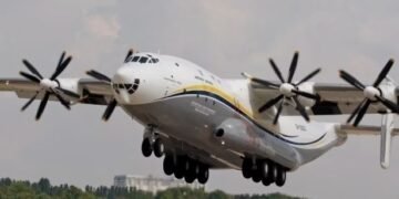«Accidente aéreo en Rusia deja siete muertos tras caída de un avión militar An-22»