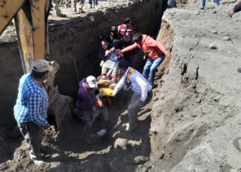 Derrumbe en Almoloya de Juárez deja un trabajador lesionado