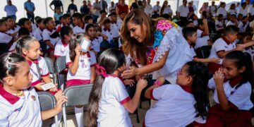 Desean felices vacaciones a más de 11 mil estudiantes en estas fiestas decembrinas