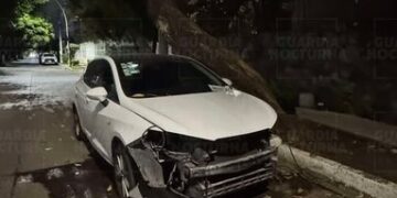 Desmantelan Vehículo en Chapalita Pese a Ser Zona Concurrida