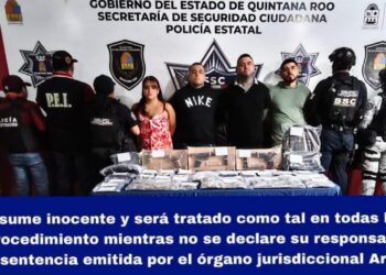 Detienen a cuatro presuntos narcomenudistas cerca de Plaza Outlet Cancún con droga, armas y más de 100 mil pesos