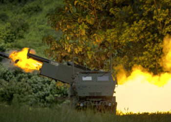 Donald Trump firma el nuevo presupuesto militar récord para Estados Unidos