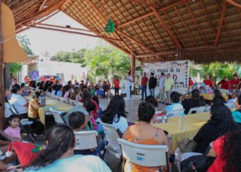 Eduardo Asencio encabeza posada navideña para los niños y niñas del CRIM en Playa del Carmen