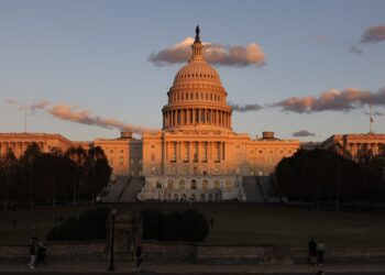 El Congreso de EE.UU. permite que continúen las acciones militares contra Venezuela