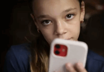 El Desafío de Australia para Prohibir las Redes Sociales a Menores de 16 Años