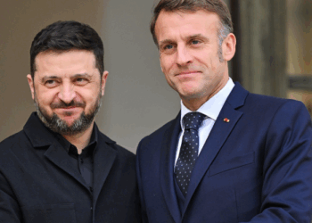 Despiste de Zelenski en su Reunión con Macron Desata Especulaciones